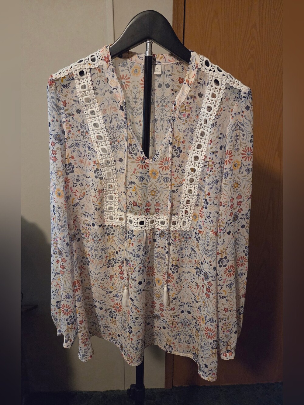 LC Lauren Conrad White Multi Floral Lace-Trim Peasant Blouse